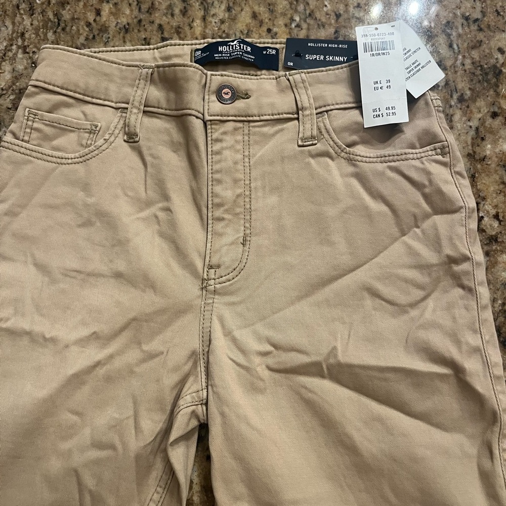 Hollister Super Skinny High-Rise Jeans in Tan